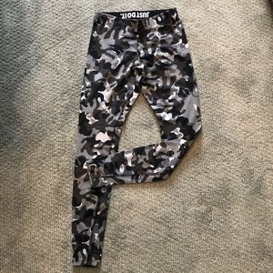 Nike Exercise Legging Workout Pant Black Gray Camo